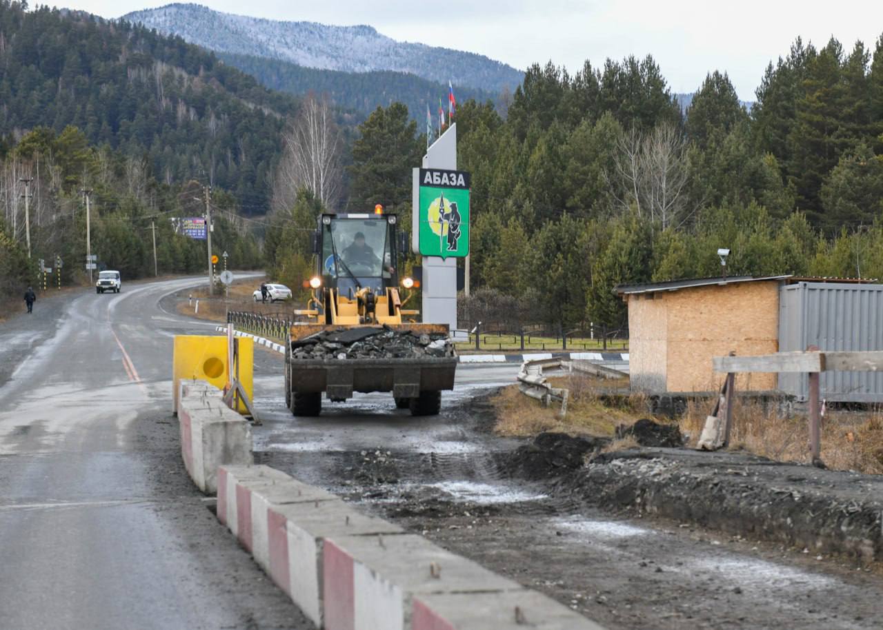 Валентин Коновалов посетил Абазу с рабочим визитом Валентин Коновалов посетил Абазу с рабочим визитом