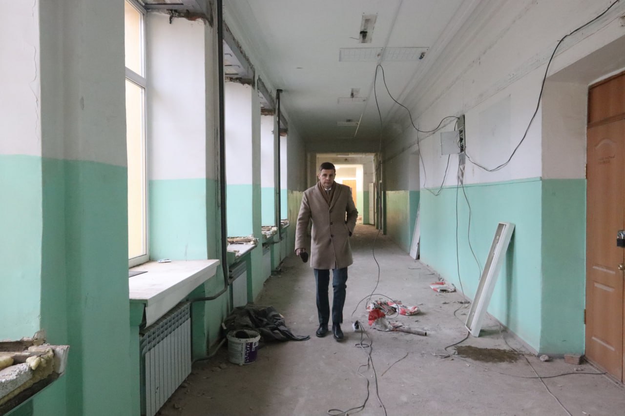 С 30 сентября в школе № 1 капитальный ремонт выполняет НО «Муниципальный жилищный фонд города Абакана» С 30 сентября в школе № 1 капитальный ремонт выполняет НО «Муниципальный жилищный фонд города Абакана»