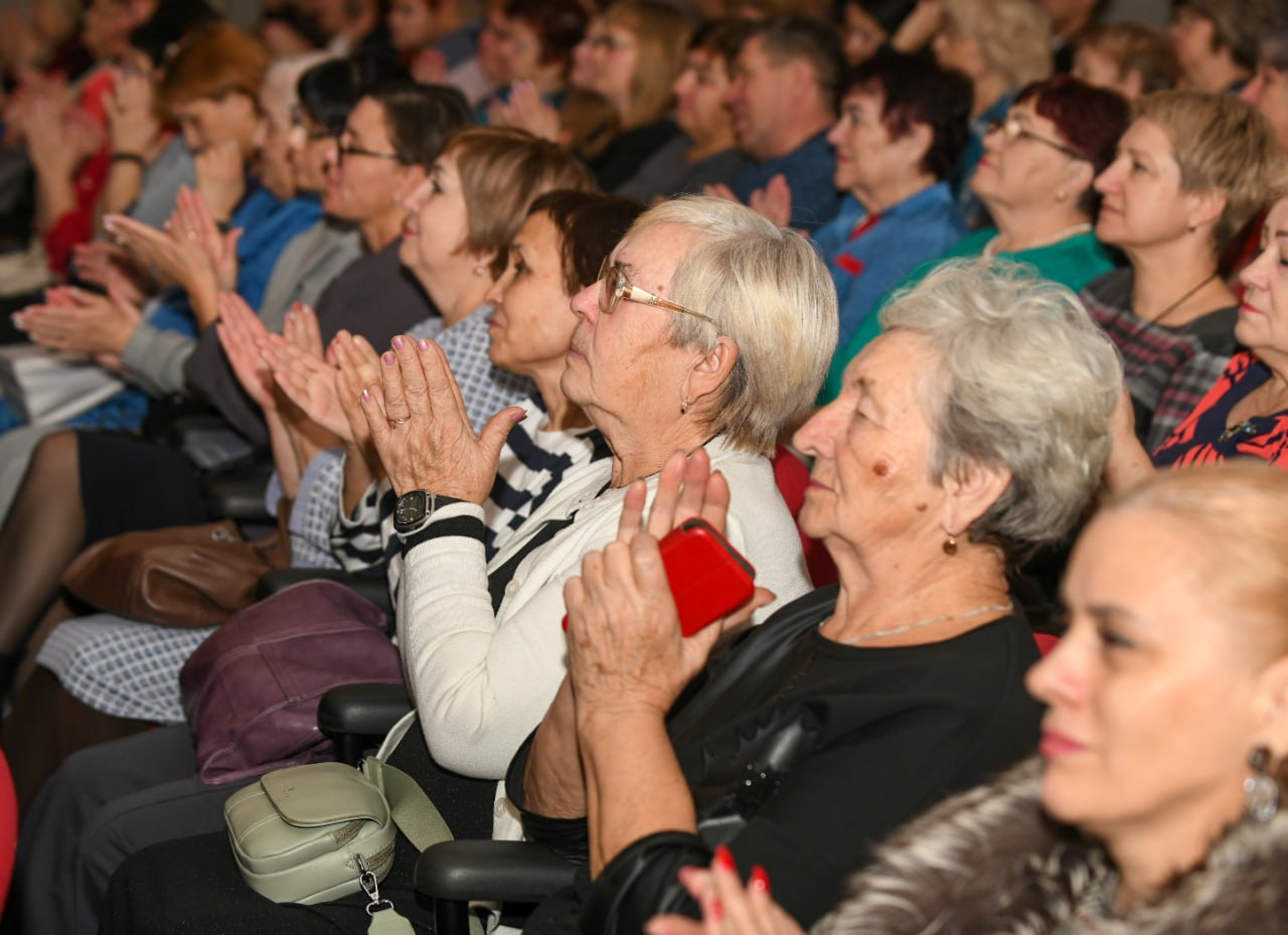 Валентин Коновалов: Уважаемые саяногорцы! Поздравляю вас с 50-летним юбилеем города! Валентин Коновалов: Уважаемые саяногорцы! Поздравляю вас с 50-летним юбилеем города!