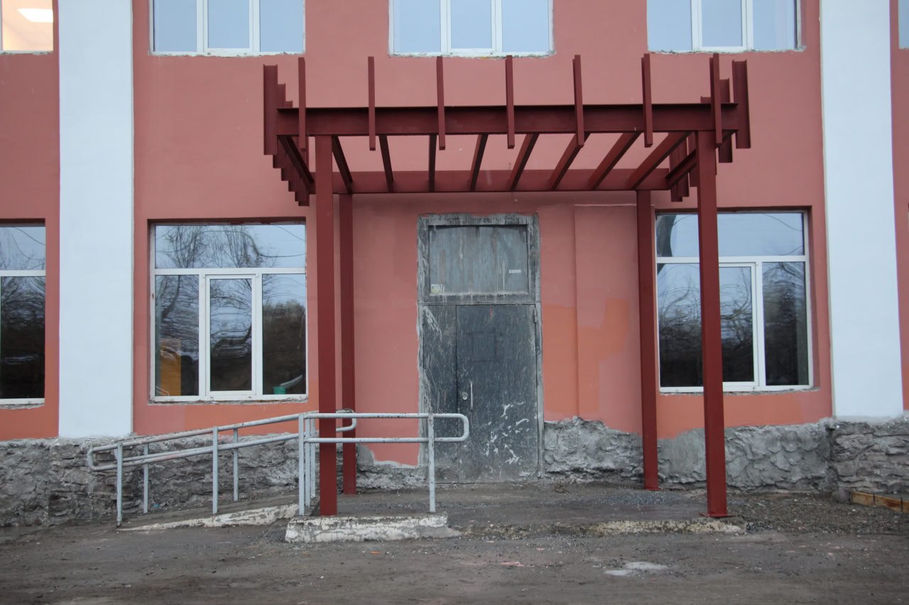 Глава города Абакана Алексей Лемин на очередном штабе в школе № 10 обсудил с подрядчиком продвижение работ на объекте Глава города Абакана Алексей Лемин на очередном штабе в школе № 10 обсудил с подрядчиком продвижение работ на объекте