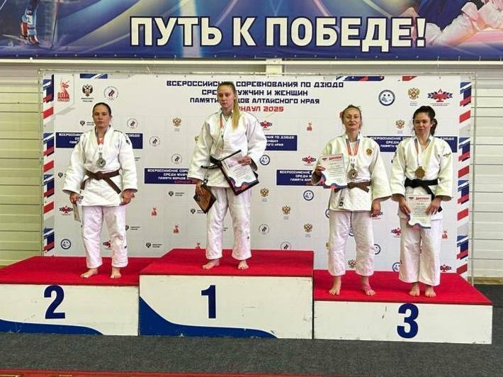 4 серебра и 1 бронзу завоевали дзюдоисты Хакасии на всероссийских соревнованиях в Барнауле 4 серебра и 1 бронзу завоевали дзюдоисты Хакасии на всероссийских соревнованиях в Барнауле