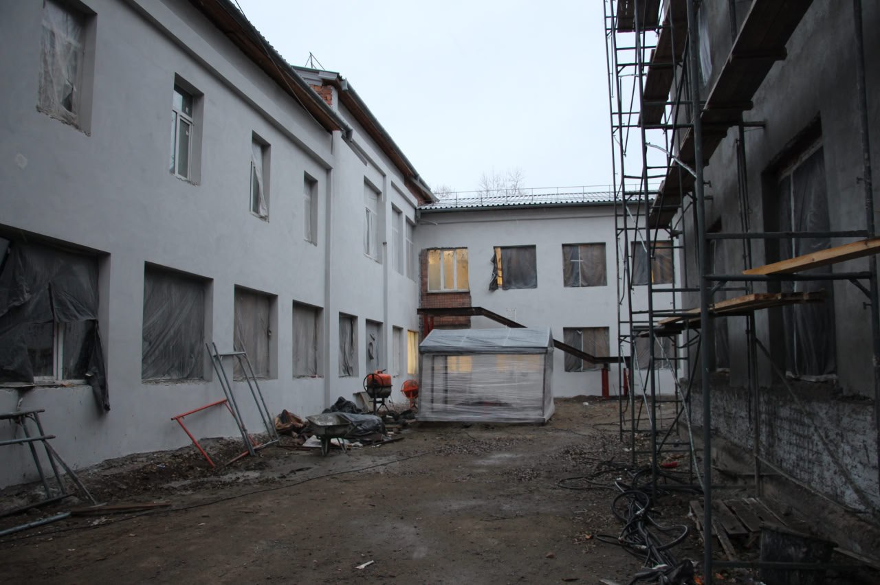 Глава города Абакана Алексей Лемин на очередном штабе в школе № 10 обсудил с подрядчиком продвижение работ на объекте Глава города Абакана Алексей Лемин на очередном штабе в школе № 10 обсудил с подрядчиком продвижение работ на объекте