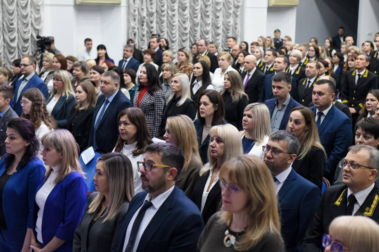 Валентин Олегович выступил на открытии региональной научно-практической конференции «Право на детство: теория и практика» Валентин Олегович выступил на открытии региональной научно-практической конференции «Право на детство: теория и практика»