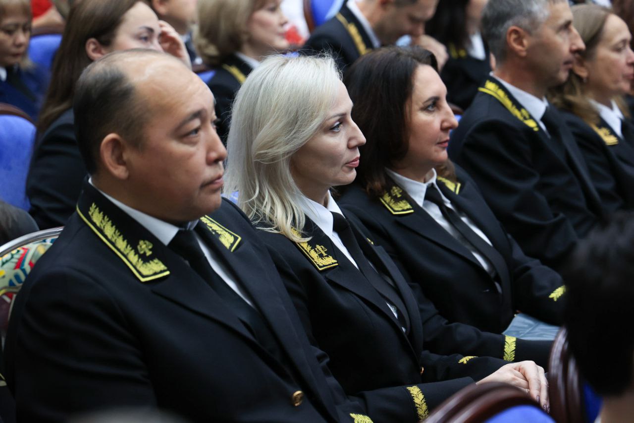 В Хакасии обсудили «Право на детство» В Хакасии обсудили «Право на детство»