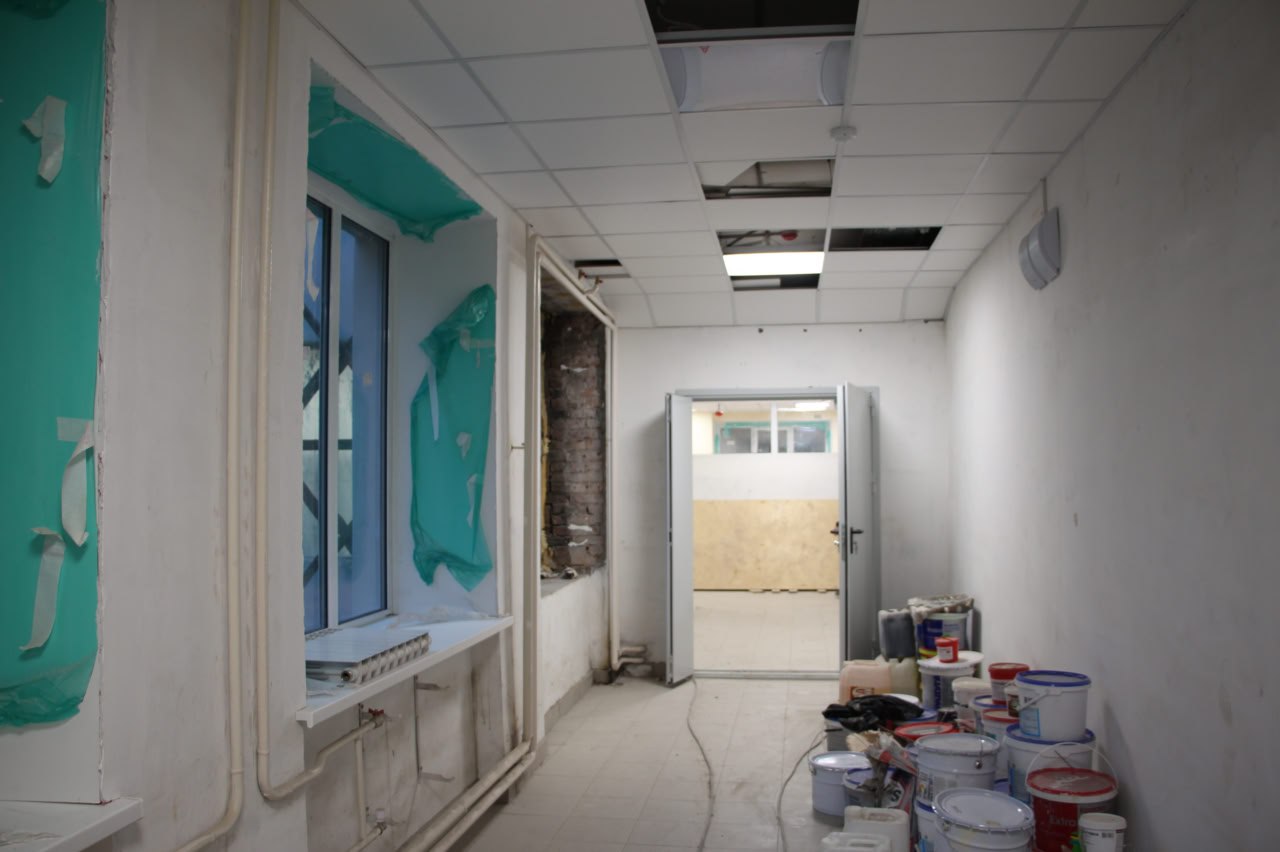 Глава города Абакана Алексей Лемин на очередном штабе в школе № 10 обсудил с подрядчиком продвижение работ на объекте Глава города Абакана Алексей Лемин на очередном штабе в школе № 10 обсудил с подрядчиком продвижение работ на объекте