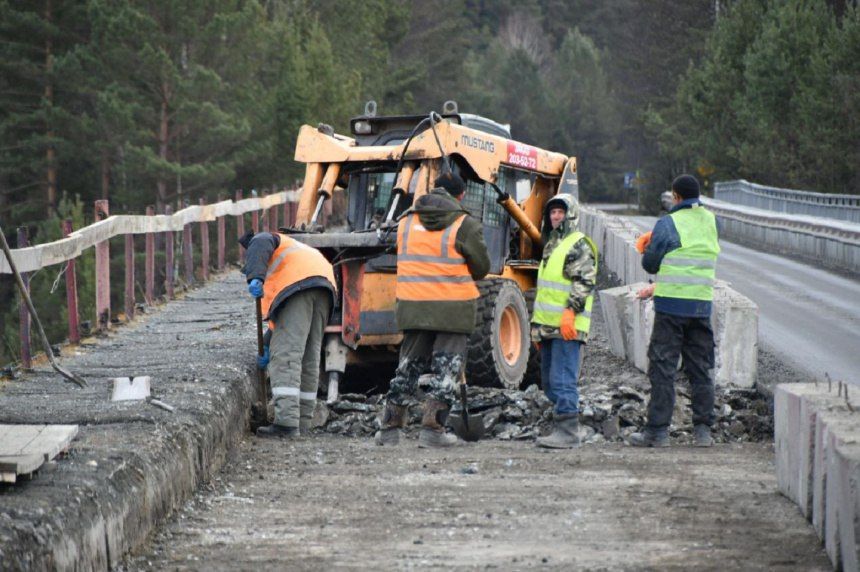 Ремонт моста через реку Абакан идёт с опережением графика