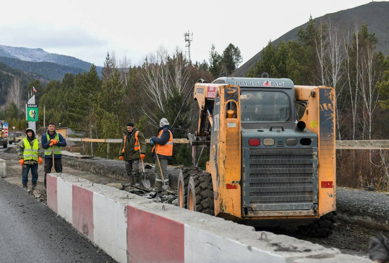 Валентин Коновалов посетил Абазу с рабочим визитом Валентин Коновалов посетил Абазу с рабочим визитом
