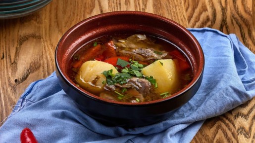 Вкуснее, чем ресторане: эта наваристая шурпа сведет с ума домочадцев
