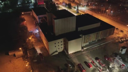 В Абакане пожарные МЧС России ликвидировали пожар в подвальном помещении драматического театра