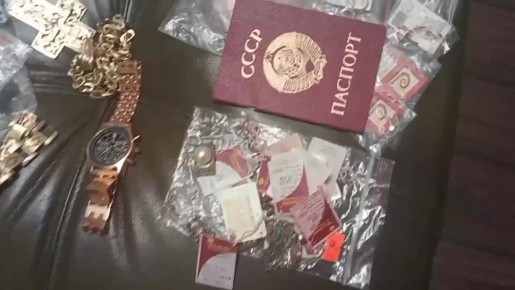 За незаконный оборот драгоценных металлов стоимостью 28 млн рублей на скамье подсудимых оказались трое жителей Хакасии