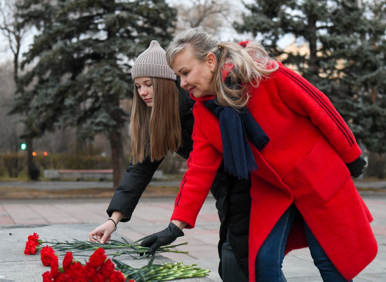 Валентин Коновалов: 108 лет назад началась Великая Октябрьская социалистическая революция Валентин Коновалов: 108 лет назад началась Великая Октябрьская социалистическая революция