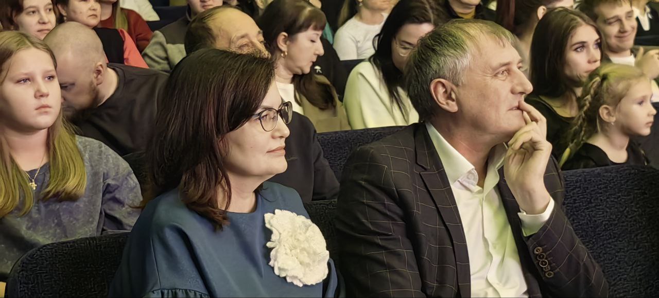 В Абаканском Дворце Молодёжи стартовал финал фестиваля «Молодость плюс» В Абаканском Дворце Молодёжи стартовал финал фестиваля «Молодость плюс»