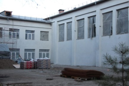 В абаканской школе № 10 продолжается капитальный ремонт по национальному проекту «Молодёжь и дети», федеральной программе «Модернизация школьных систем образования»