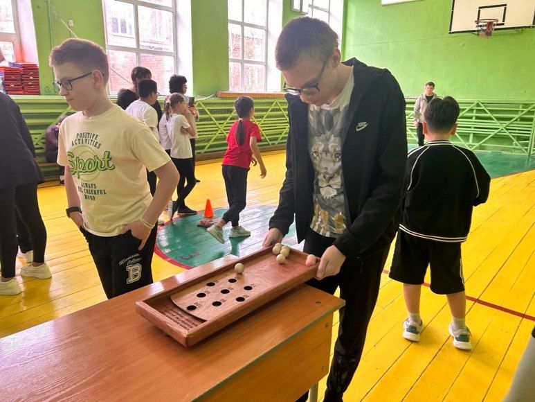 Турнир по настольным играм среди детей с нарушением зрения прошел в Хакасии