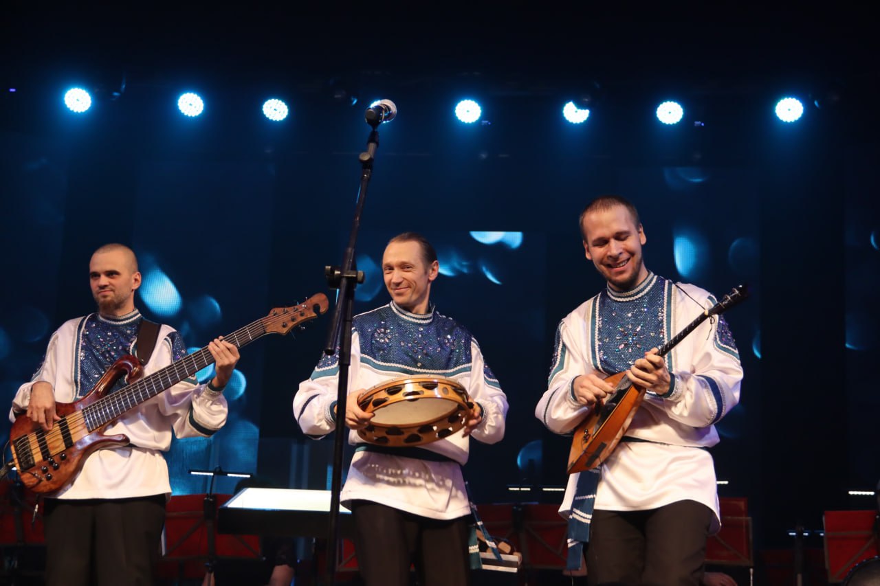 По итогам 15 грантового конкурса Президентского фонда культурных инициатив один из победителей – абаканский проект «Сказки нашей балалаечки», который придумал художественный руководитель нашего муниципального ансамбля... По итогам 15 грантового конкурса Президентского фонда культурных инициатив один из победителей – абаканский проект «Сказки нашей балалаечки», который придумал художественный руководитель нашего муниципального ансамбля...