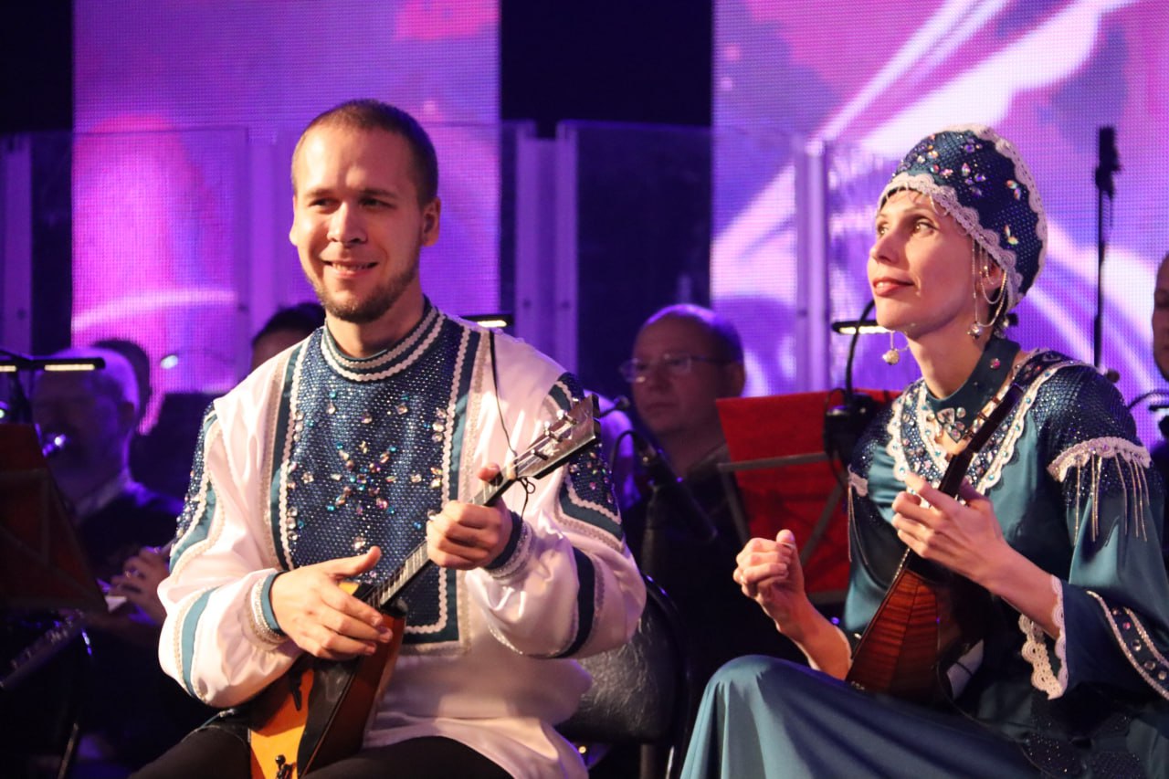 По итогам 15 грантового конкурса Президентского фонда культурных инициатив один из победителей – абаканский проект «Сказки нашей балалаечки», который придумал художественный руководитель нашего муниципального ансамбля... По итогам 15 грантового конкурса Президентского фонда культурных инициатив один из победителей – абаканский проект «Сказки нашей балалаечки», который придумал художественный руководитель нашего муниципального ансамбля...