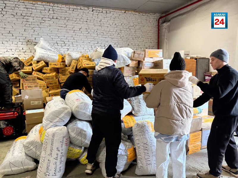 2 фуры с гуманитарной помощью отправились из Абакана в ДНР