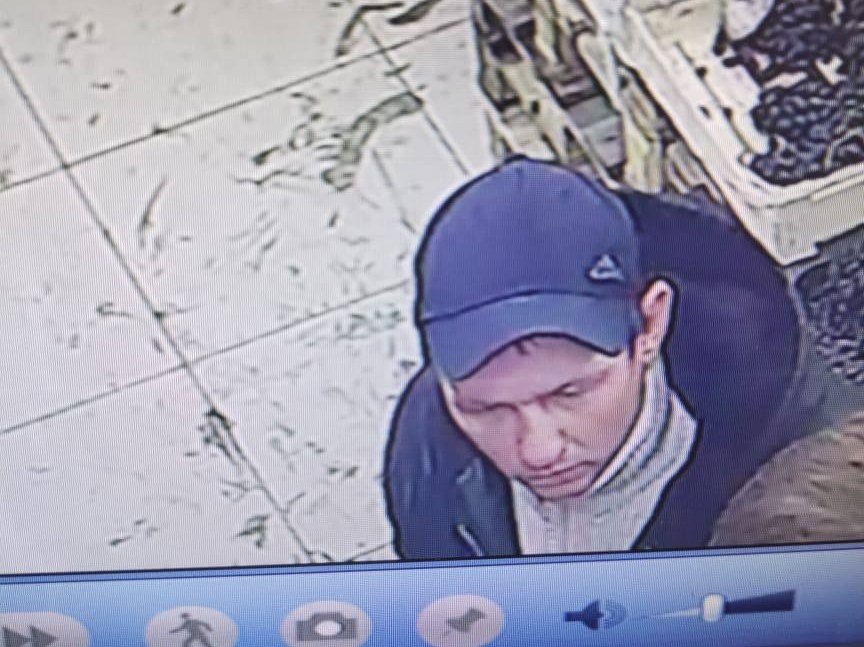 Внимание, розыск!. Накануне в УМВД России по г. Абакану поступило заявление представителя одного из сетевых магазинов о том, что 11 октября из филиала, расположенного по адресу: г. Абакан ул. Крылова, 92, был похищен товар –... Внимание, розыск!. Накануне в УМВД России по г. Абакану поступило заявление представителя одного из сетевых магазинов о том, что 11 октября из филиала, расположенного по адресу: г. Абакан ул. Крылова, 92, был похищен товар –...