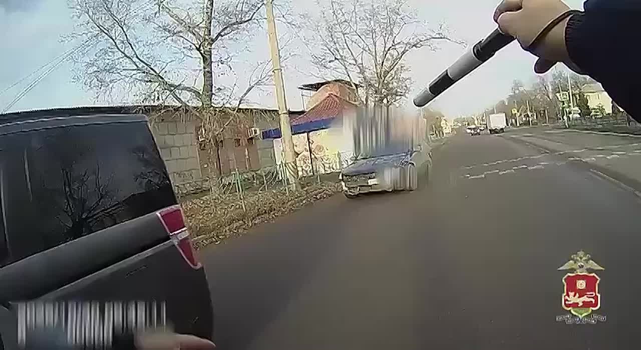 Любителя тонировки остановили дорожные полицейские в Черногорске, 19-летний парень за год уже 6 раз привлекался за слишком тёмные стёкла на своём авто