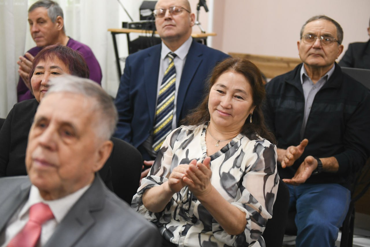 Валентин Коновалов поздравил членов Всероссийского общества слепых с вековым юбилеем Валентин Коновалов поздравил членов Всероссийского общества слепых с вековым юбилеем