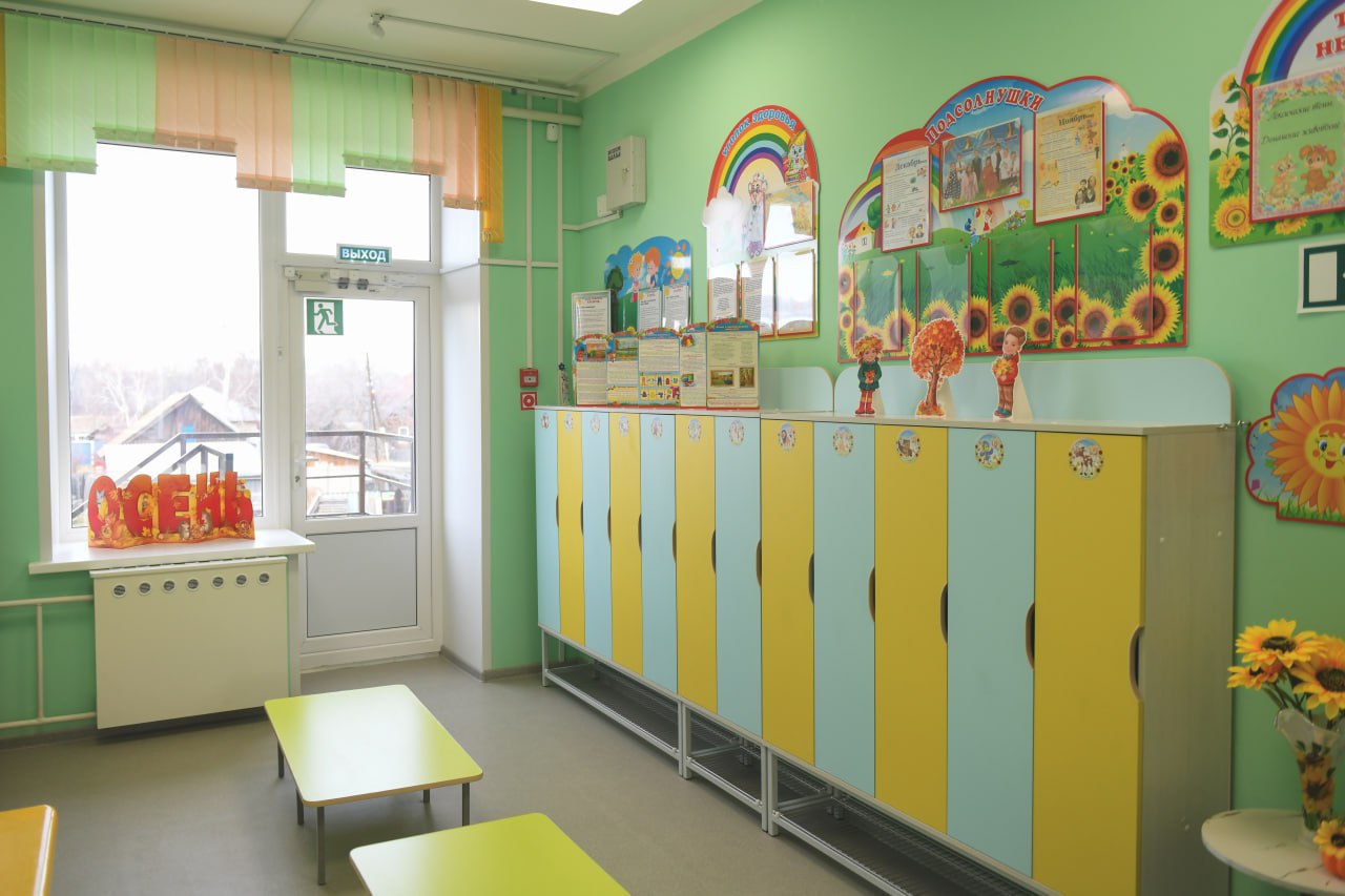 Глава Хакасии поздравил жителей деревни Кайбалы с открытием детского сада Глава Хакасии поздравил жителей деревни Кайбалы с открытием детского сада