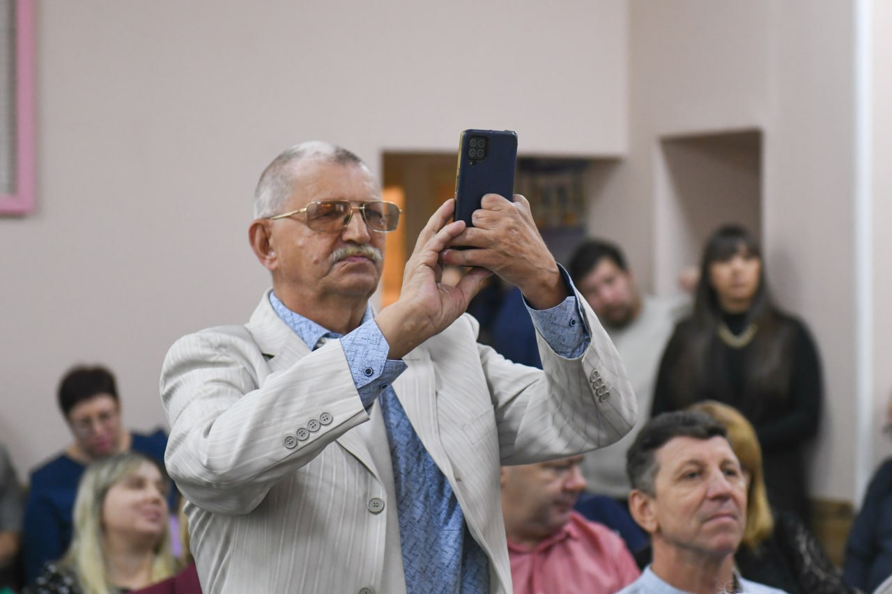 Валентин Коновалов поздравил членов Всероссийского общества слепых с вековым юбилеем Валентин Коновалов поздравил членов Всероссийского общества слепых с вековым юбилеем