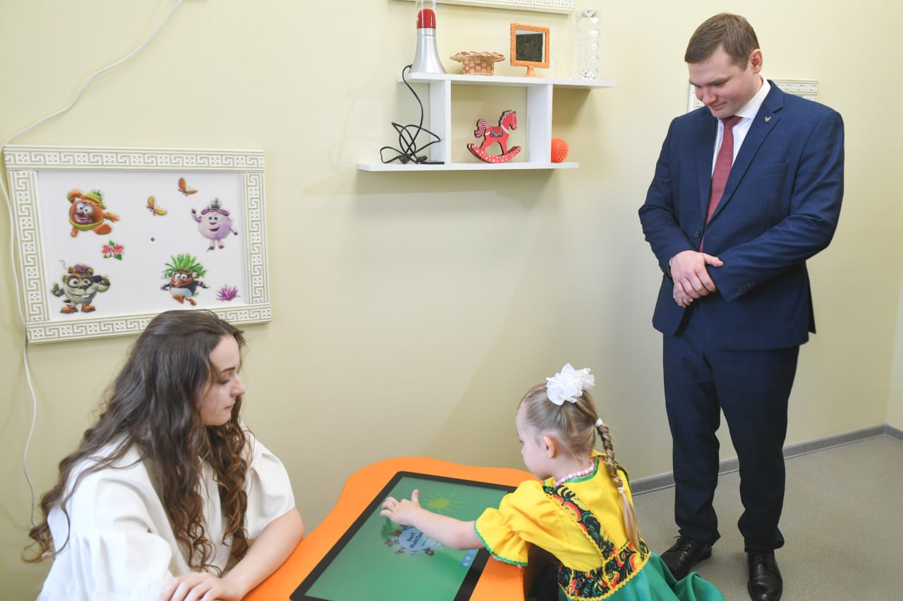 ГЛАВА ХАКАСИИ ОТКРЫЛ ДЕТСКИЙ САД "СОЛНЫШКО" В КАЙБАЛАХ ПОСЛЕ РЕМОНТА ГЛАВА ХАКАСИИ ОТКРЫЛ ДЕТСКИЙ САД "СОЛНЫШКО" В КАЙБАЛАХ ПОСЛЕ РЕМОНТА