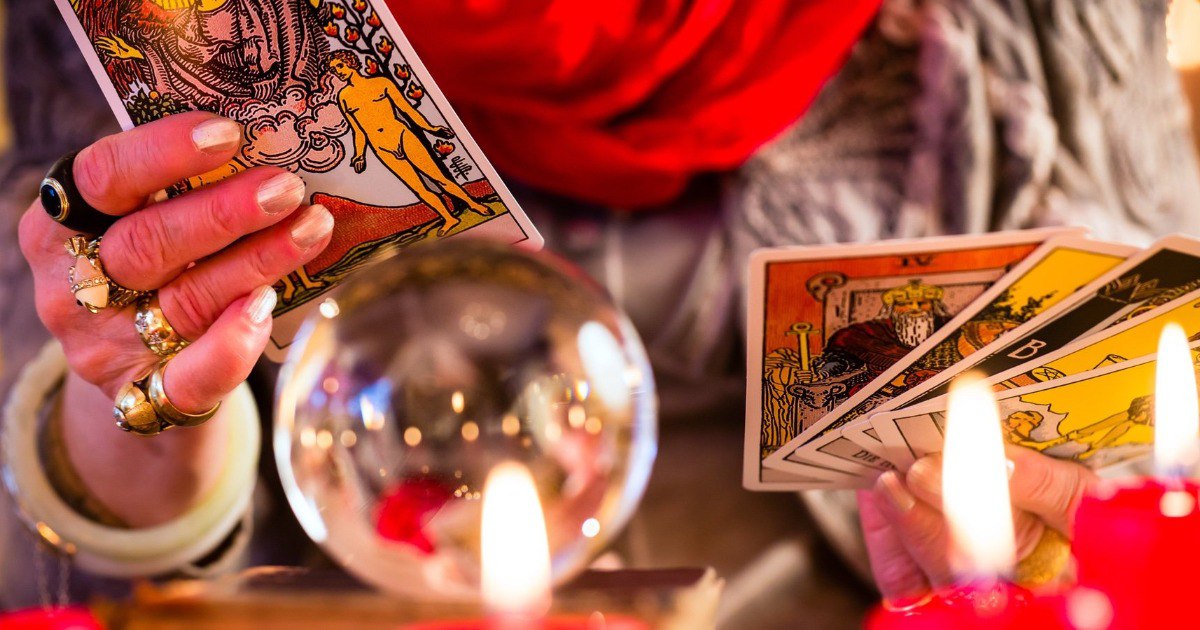 Почти 400 тысяч рублей абаканка перевела мошеннице, выдающей себя за гадалку