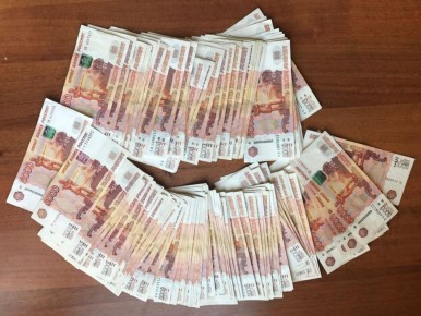 Суд защитил права гражданина: банк заплатит за спам