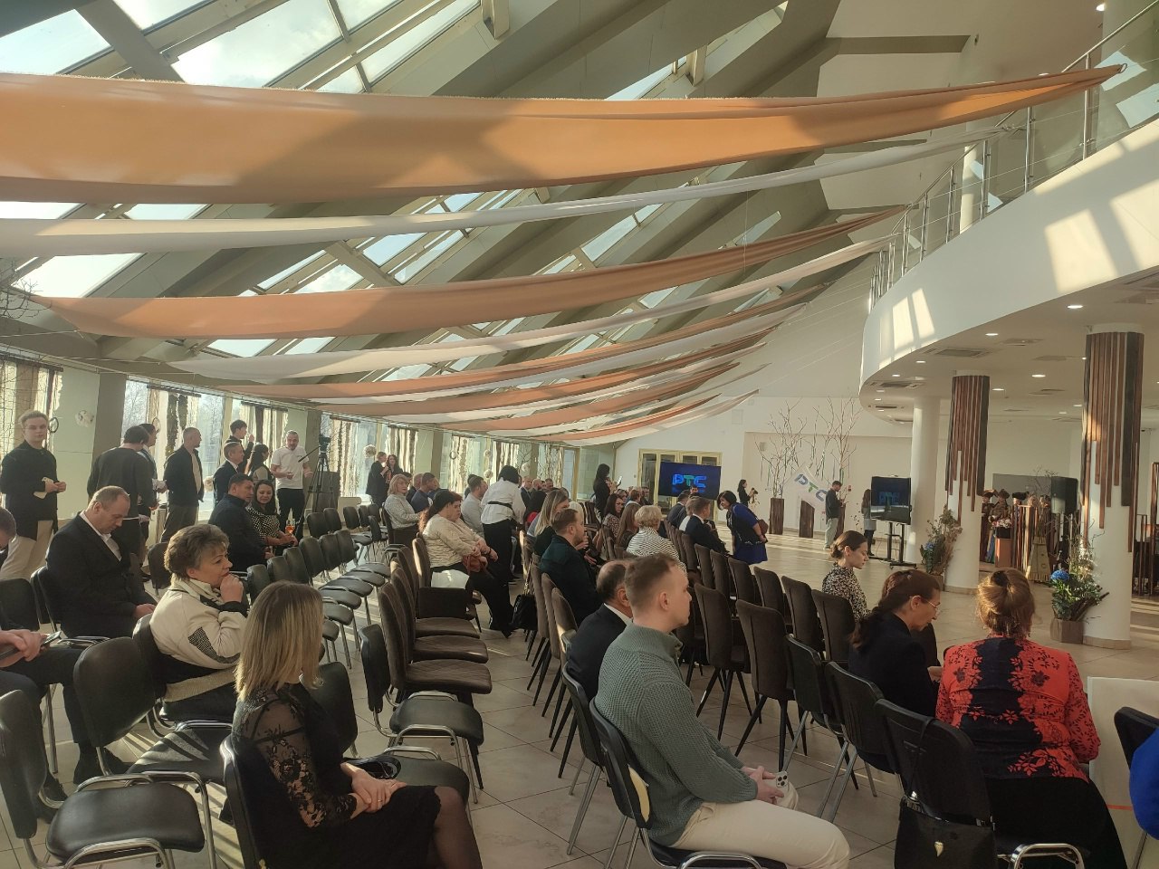 ТЕЛЕРАДИОКОМПАНИЯ РТС ОТМЕТИЛА 15-ЛЕТИЕ ТЕЛЕРАДИОКОМПАНИЯ РТС ОТМЕТИЛА 15-ЛЕТИЕ