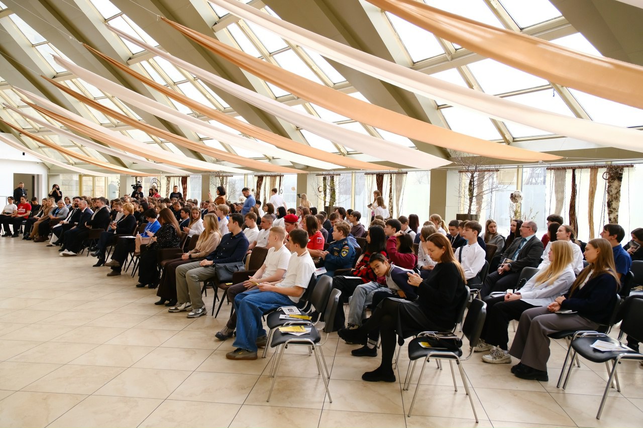 Прокуратура Республики Хакасия приняла участие в Первом форуме по информационной безопасности в Республике Хакасия "Новый горизонт" - «Цифровой выбор: безопасность, ответственность, будущее» Прокуратура Республики Хакасия приняла участие в Первом форуме по информационной безопасности в Республике Хакасия "Новый горизонт" - «Цифровой выбор: безопасность, ответственность, будущее»