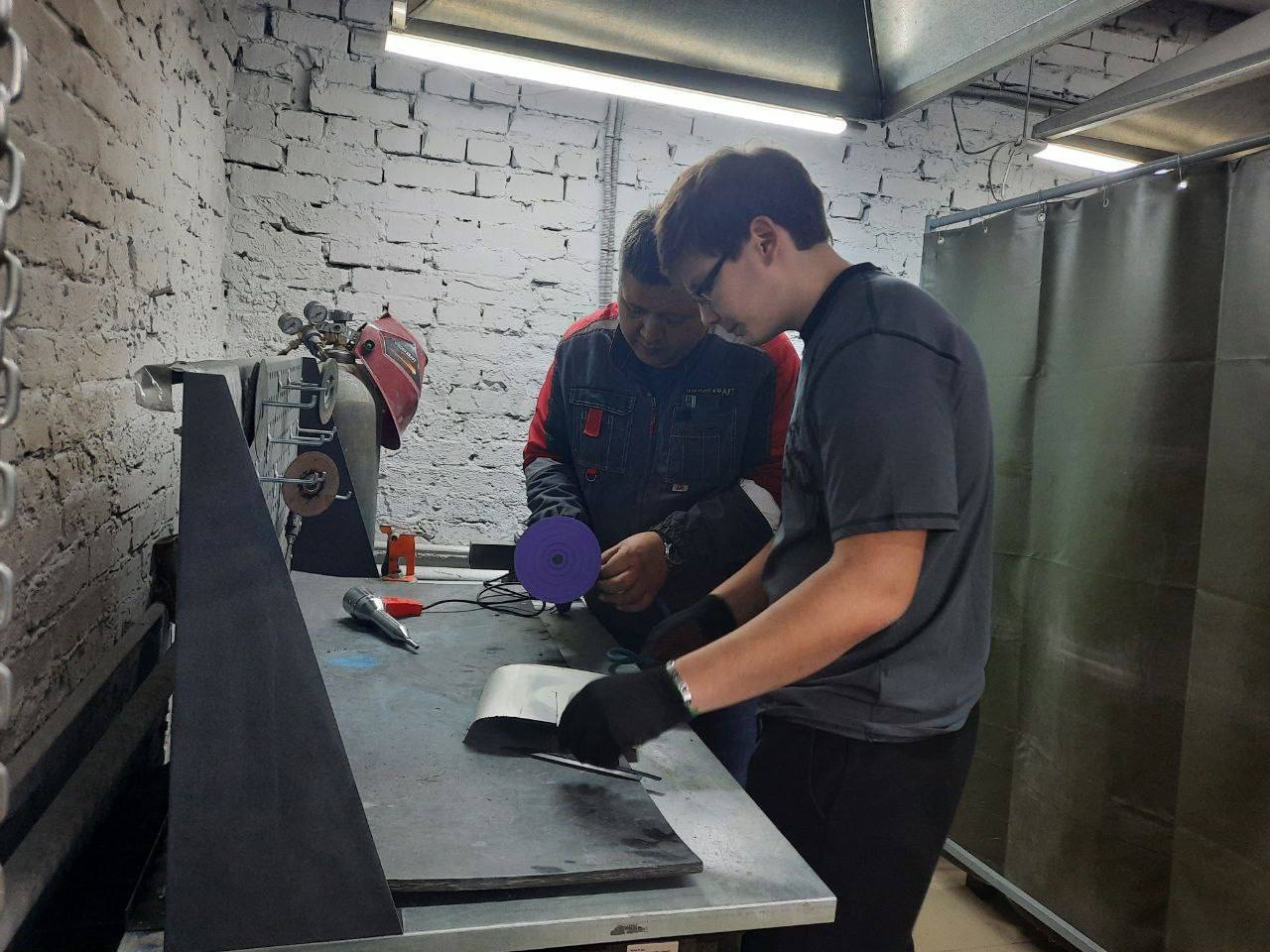 Осознанный выбор будущей профессии: школьники побывали в Хакасском политехническом колледже Осознанный выбор будущей профессии: школьники побывали в Хакасском политехническом колледже