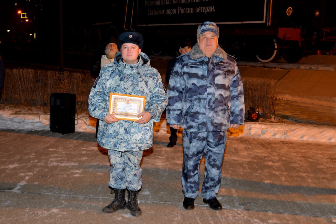 В Хакасии встретили сводный отряд полиции, вернувшийся с Северо-Кавказского региона В Хакасии встретили сводный отряд полиции, вернувшийся с Северо-Кавказского региона