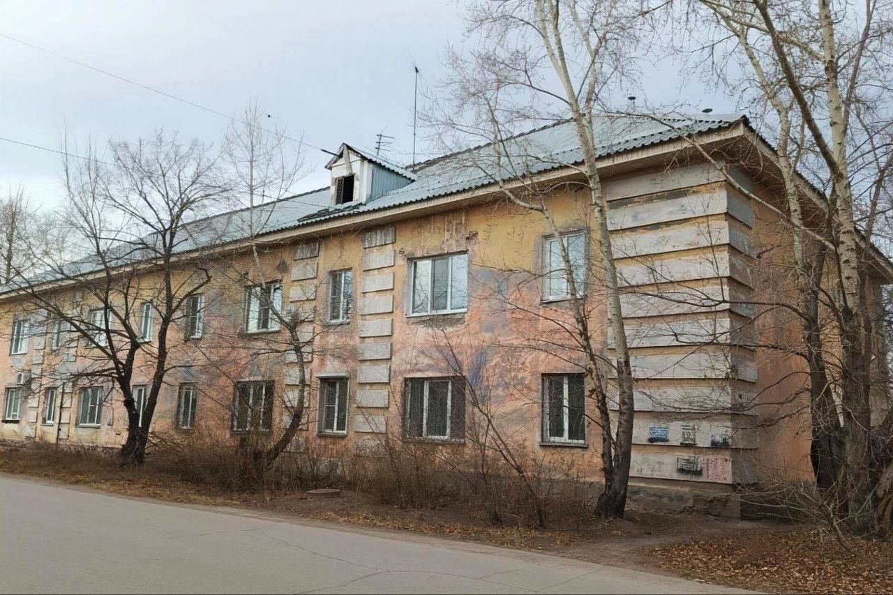 Фундамент многоквартирного дома обрушился в Черногорске