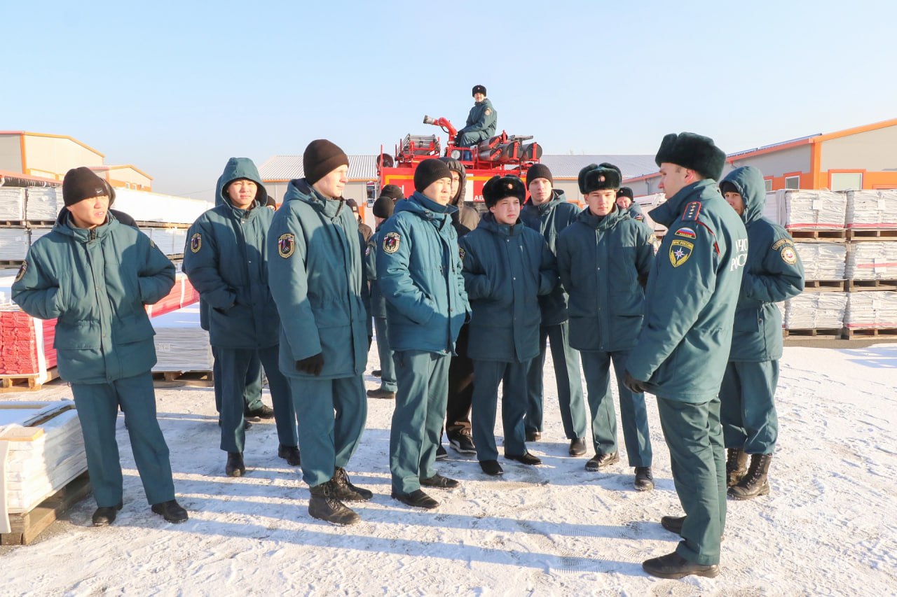 Непростая задача для огнеборцев МЧС России на новом объекте Непростая задача для огнеборцев МЧС России на новом объекте