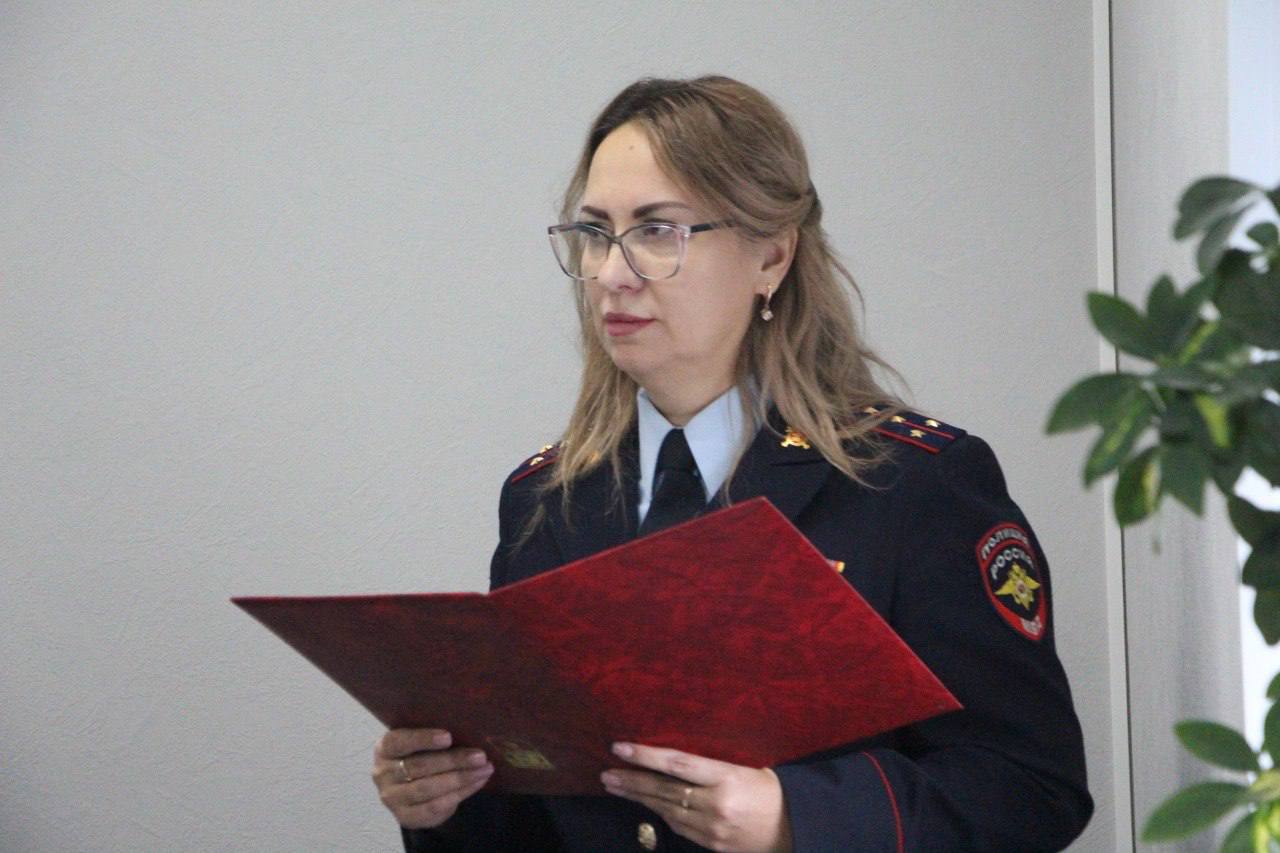 Алексей Лемин: Сегодня, в День участковых уполномоченных полиции открыли после капитального ремонта участковый пункт полиции в одном из самых больших жилых районов Абакана – в «Заречье» Алексей Лемин: Сегодня, в День участковых уполномоченных полиции открыли после капитального ремонта участковый пункт полиции в одном из самых больших жилых районов Абакана – в «Заречье»