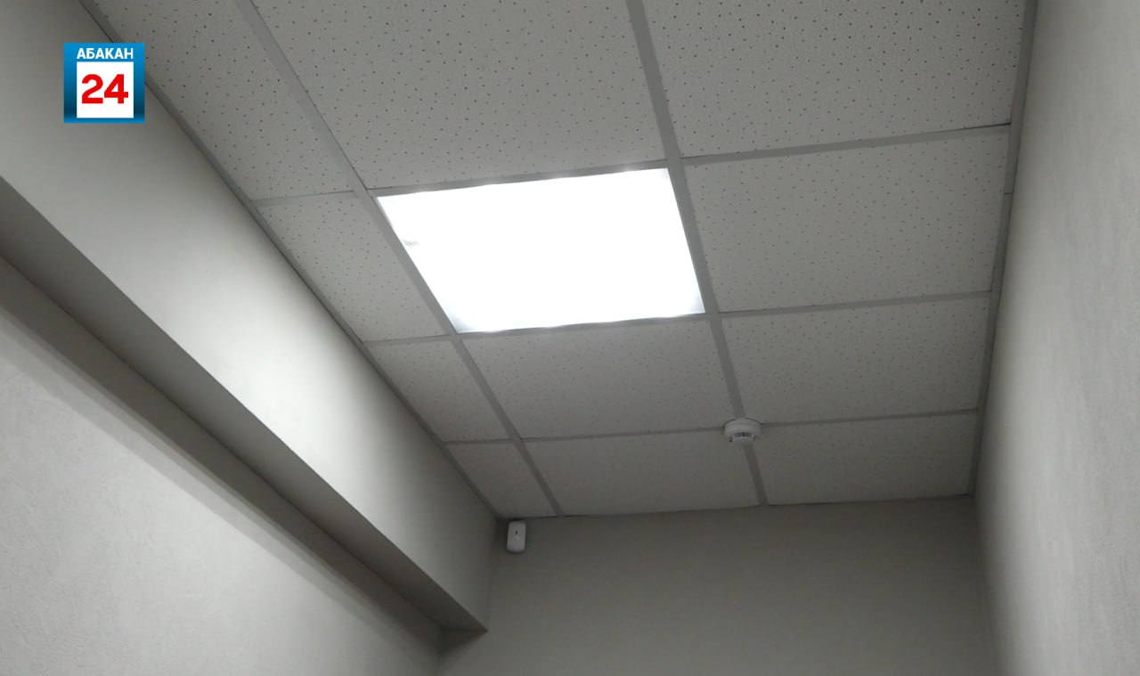 Комфортное освещение, новая мебель, техника и зона ожидания для маленьких посетителей: участковый пункт полиции «Заречья» открылся после капремонта Комфортное освещение, новая мебель, техника и зона ожидания для маленьких посетителей: участковый пункт полиции «Заречья» открылся после капремонта