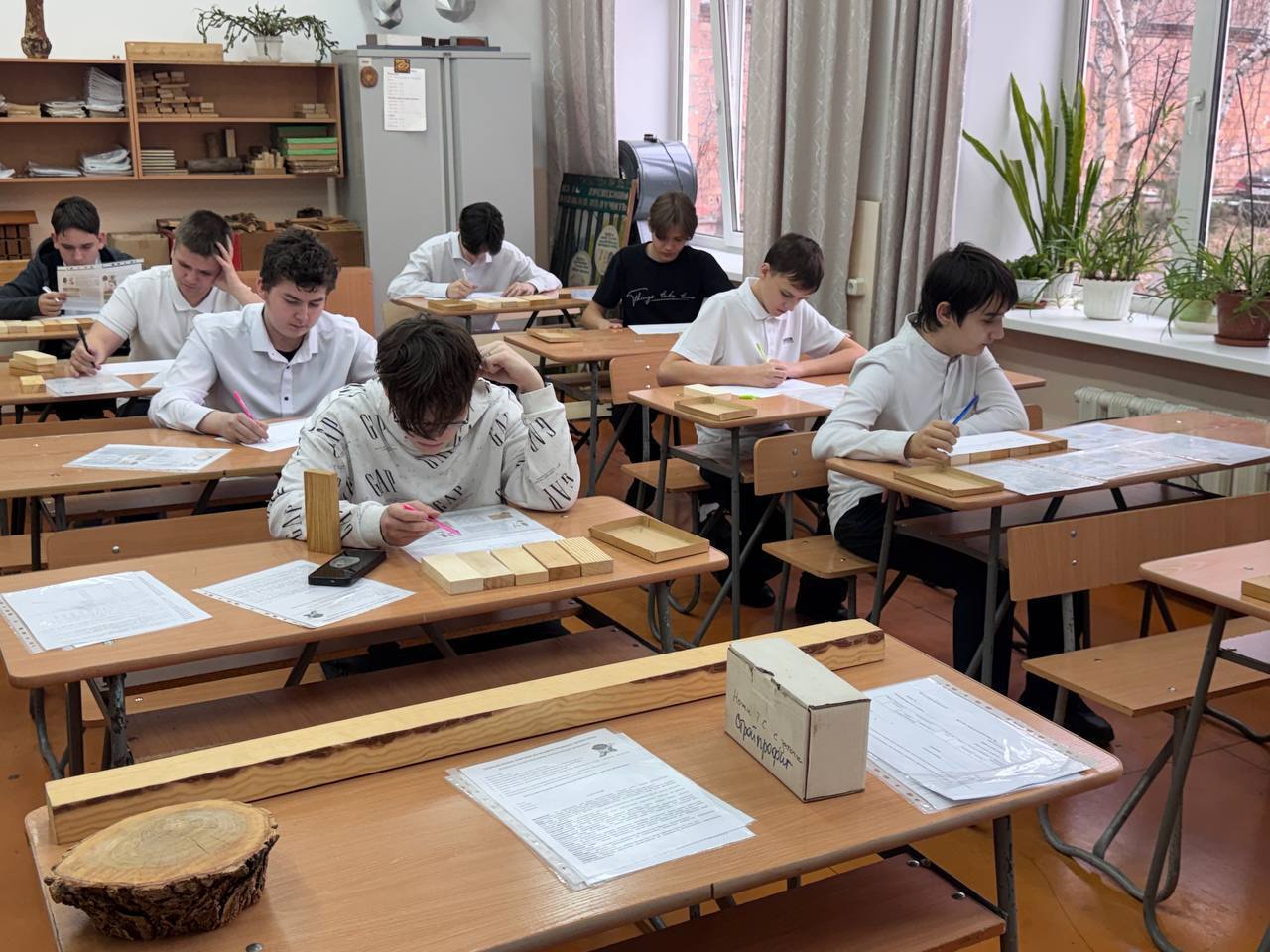 Осознанный выбор будущей профессии: школьники побывали в Хакасском политехническом колледже Осознанный выбор будущей профессии: школьники побывали в Хакасском политехническом колледже