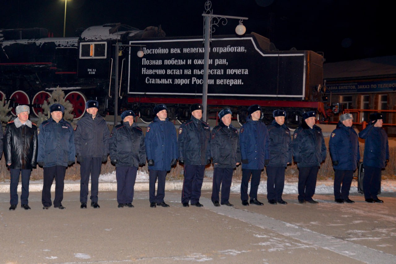 В Хакасии встретили сводный отряд полиции, вернувшийся с Северо-Кавказского региона В Хакасии встретили сводный отряд полиции, вернувшийся с Северо-Кавказского региона