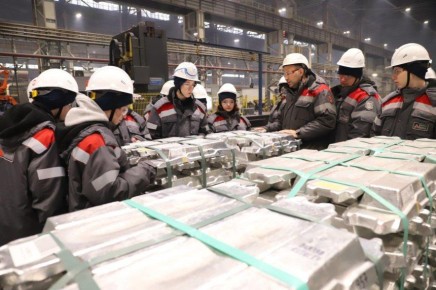 Зачем школьников Саяногорска на алюминиевый завод водили