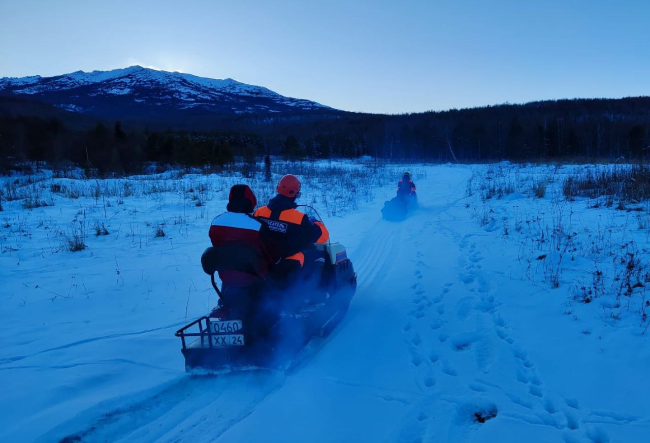 Спасатели выехали на повторные поиски семьи Усольцевых в Красноярском крае Спасатели выехали на повторные поиски семьи Усольцевых в Красноярском крае