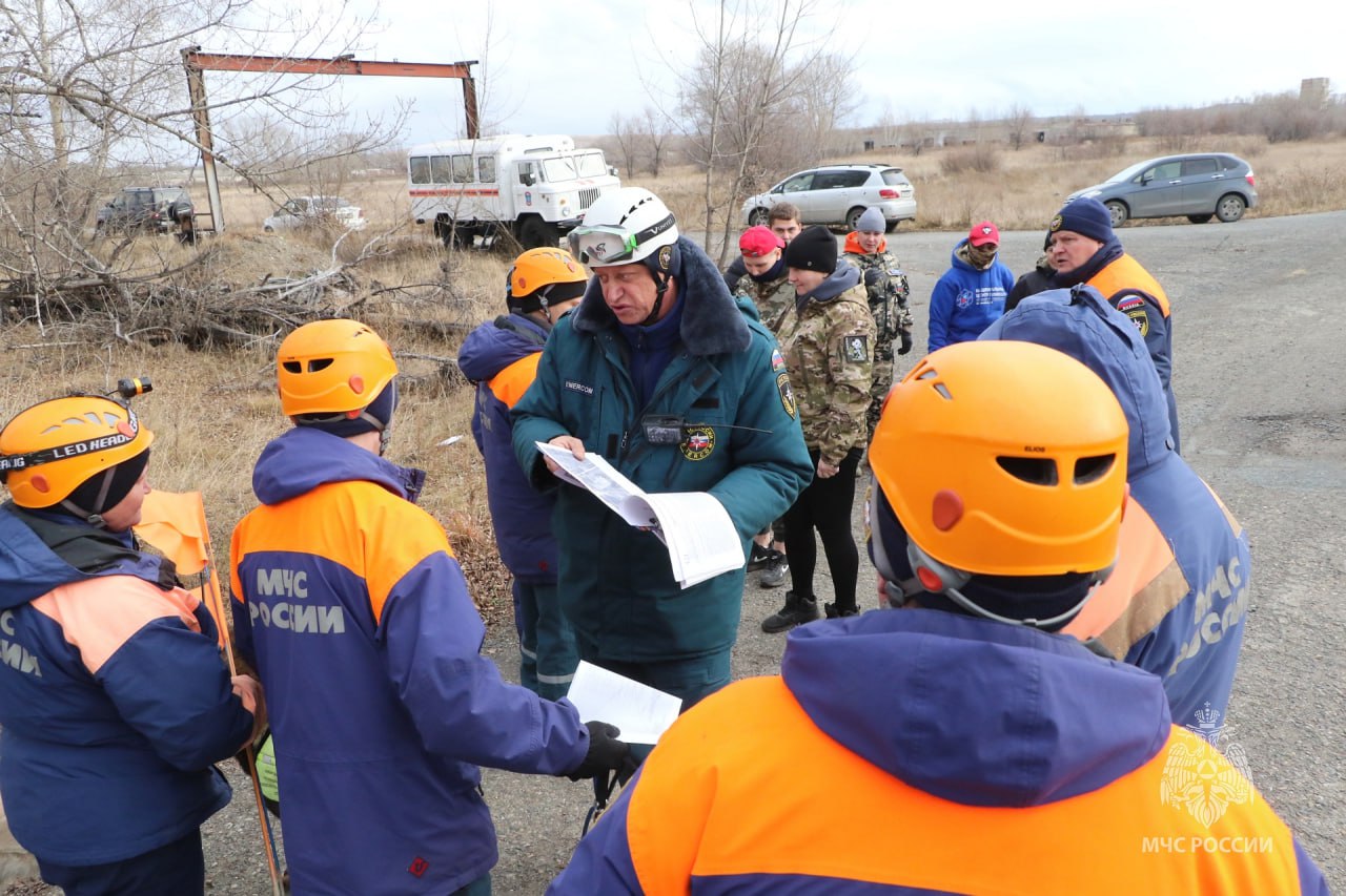 Учения как в кино: спасатели искали людей на заброшенной птицефабрике Учения как в кино: спасатели искали людей на заброшенной птицефабрике