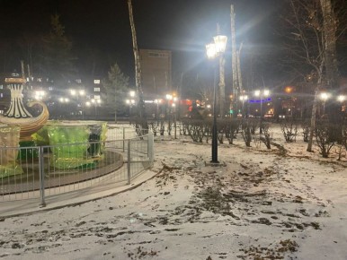 "СТАЛО ОЧЕНЬ КРАСИВО": В ЧЕРНОГОРСКОМ ПАРКЕ АБАКАНА ДОБАВИЛИ СВЕТА