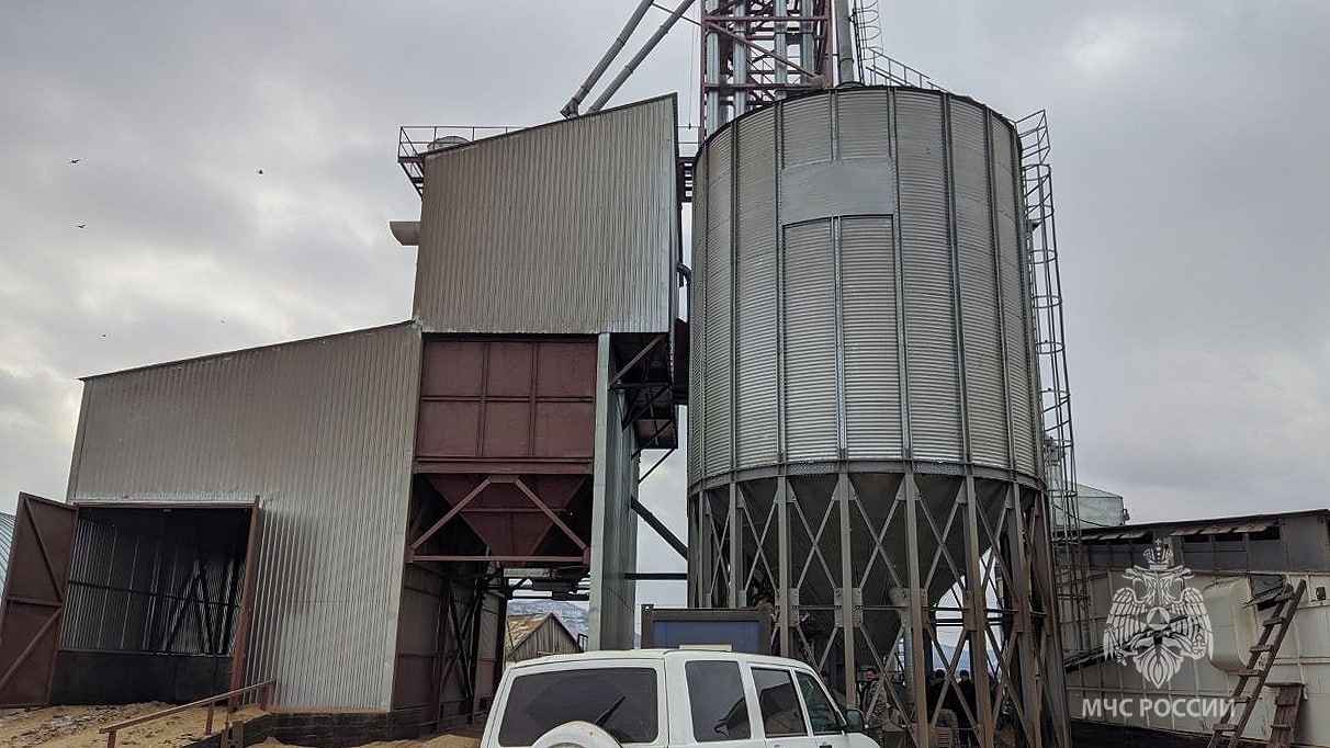 ДВА ПОЖАРА ПОТУШИЛИ ЗА СУТКИ В ХАКАСИИ