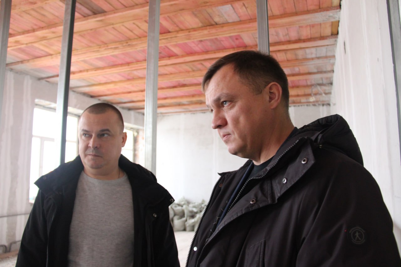 Новый подрядчик, выполняющий капитальный ремонт в школе № 1, – «Муниципальный жилищный фонд города Абакана» – держит хороший темп Новый подрядчик, выполняющий капитальный ремонт в школе № 1, – «Муниципальный жилищный фонд города Абакана» – держит хороший темп