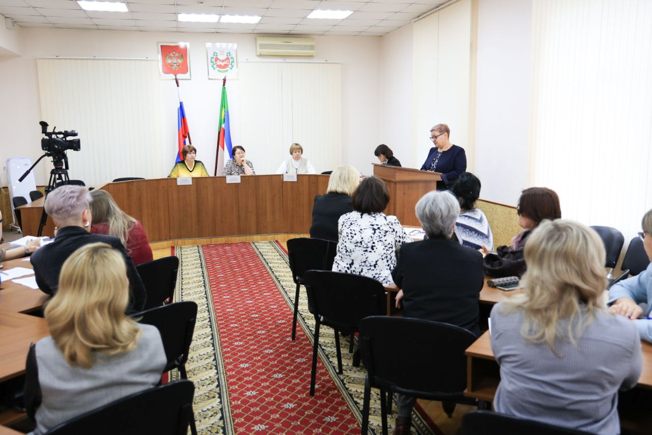 В Хакасии обсудили, как улучшить инклюзивное образование для детей с особенностями развития В Хакасии обсудили, как улучшить инклюзивное образование для детей с особенностями развития