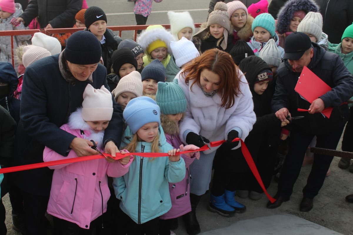 В селе Новороссийское открыли детскую площадку