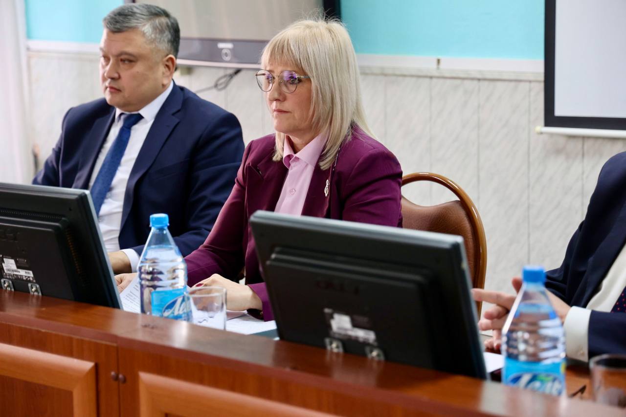 Выездной комитет: депутаты обсуждают проблемы территорий на местах Выездной комитет: депутаты обсуждают проблемы территорий на местах