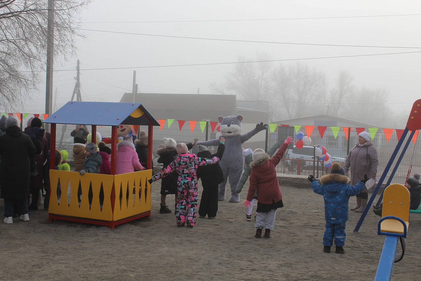 В селе Новороссийское открыли детскую площадку В селе Новороссийское открыли детскую площадку