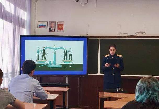 Во Всемирный день ребенка сотрудники регионального СК России провели правовые занятия с детьми Во Всемирный день ребенка сотрудники регионального СК России провели правовые занятия с детьми